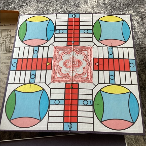 Vintage 1982 Parcheesi Board game Family Fun Selchow & Righter - Picture 5 of 6